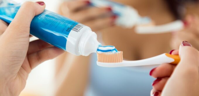 Best Rated Teeth Whitening Toothpastes Buy Online